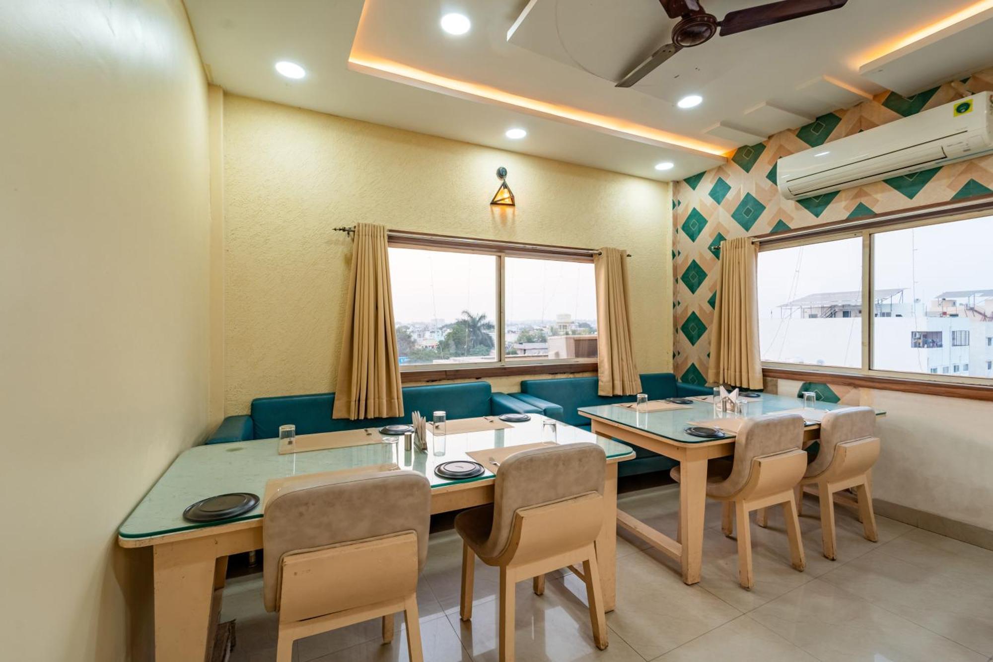 Hotel Treebo Premium Zorba Bhopal Exterior foto