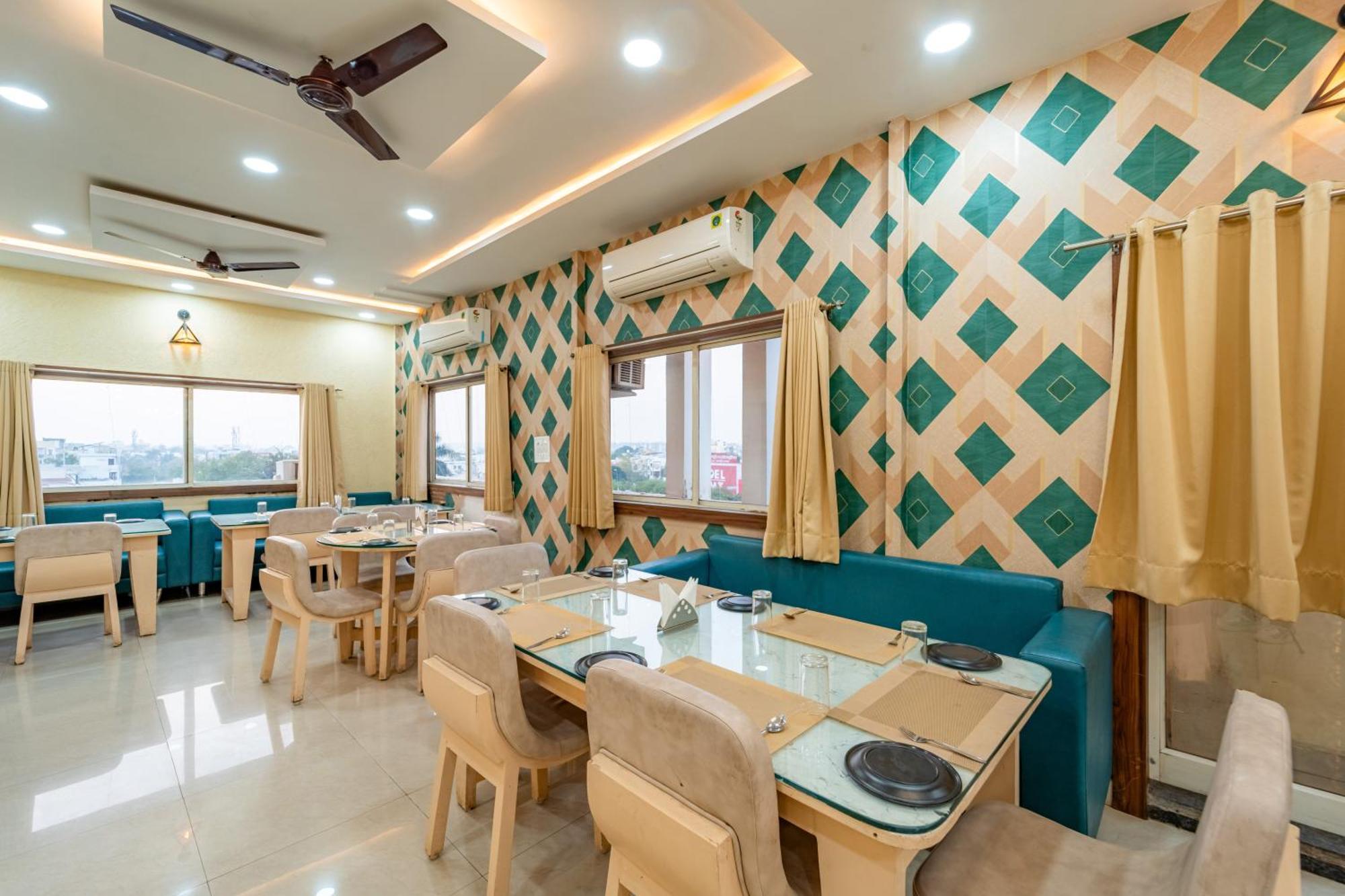Hotel Treebo Premium Zorba Bhopal Exterior foto
